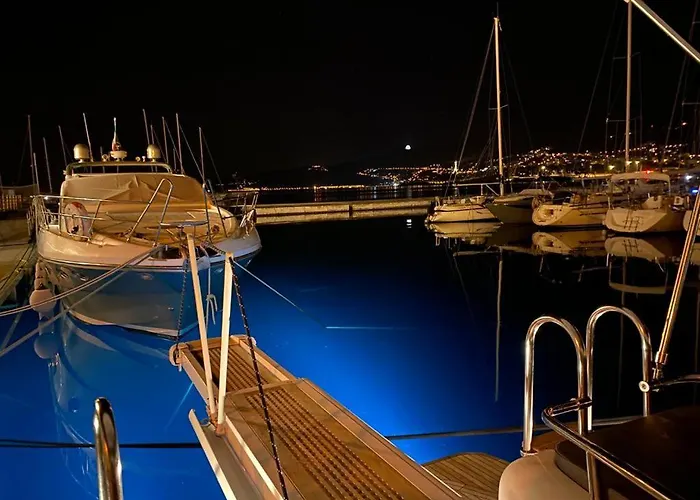 Botel Motor Yacht Raffaelli 