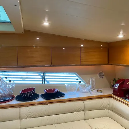 Motor Yacht Raffaelli 