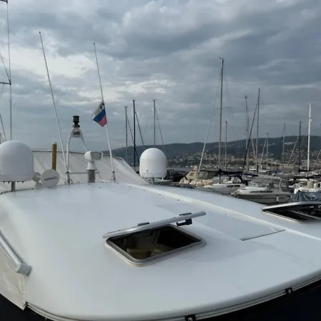 Botel Motor Yacht Raffaelli 